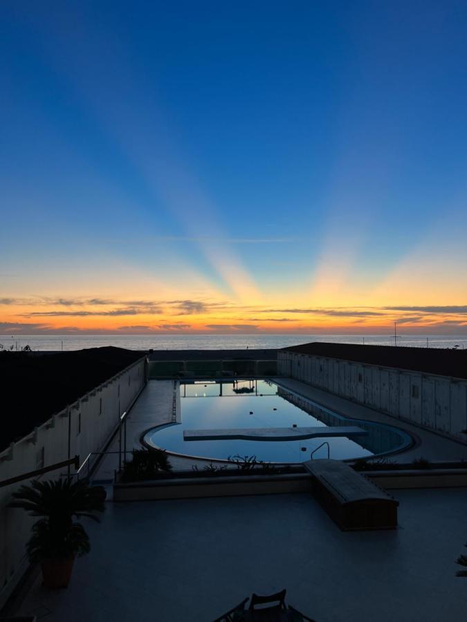 Amamare Apartments เวียเรจโจ ภายนอก รูปภาพ